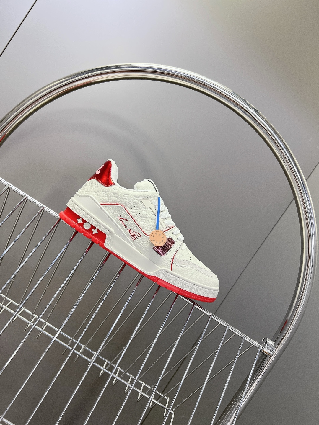 Louis Vuitton路易威登经典Trainer 系列运动鞋超多明星网红种草 鞋身以复古篮球鞋为灵感
