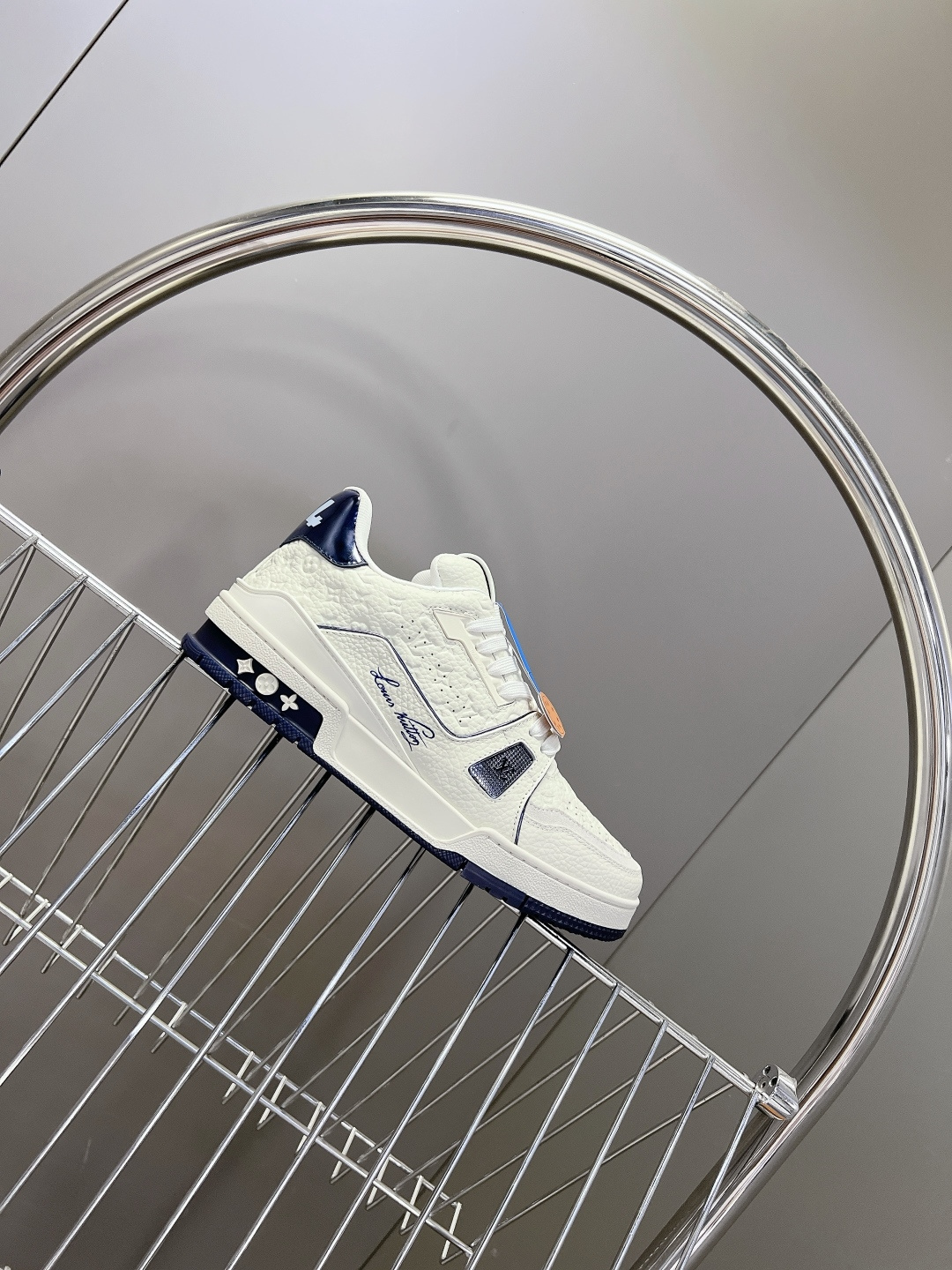 Louis Vuitton路易威登经典Trainer 系列运动鞋超多明星网红种草 鞋身以复古篮球鞋为灵感