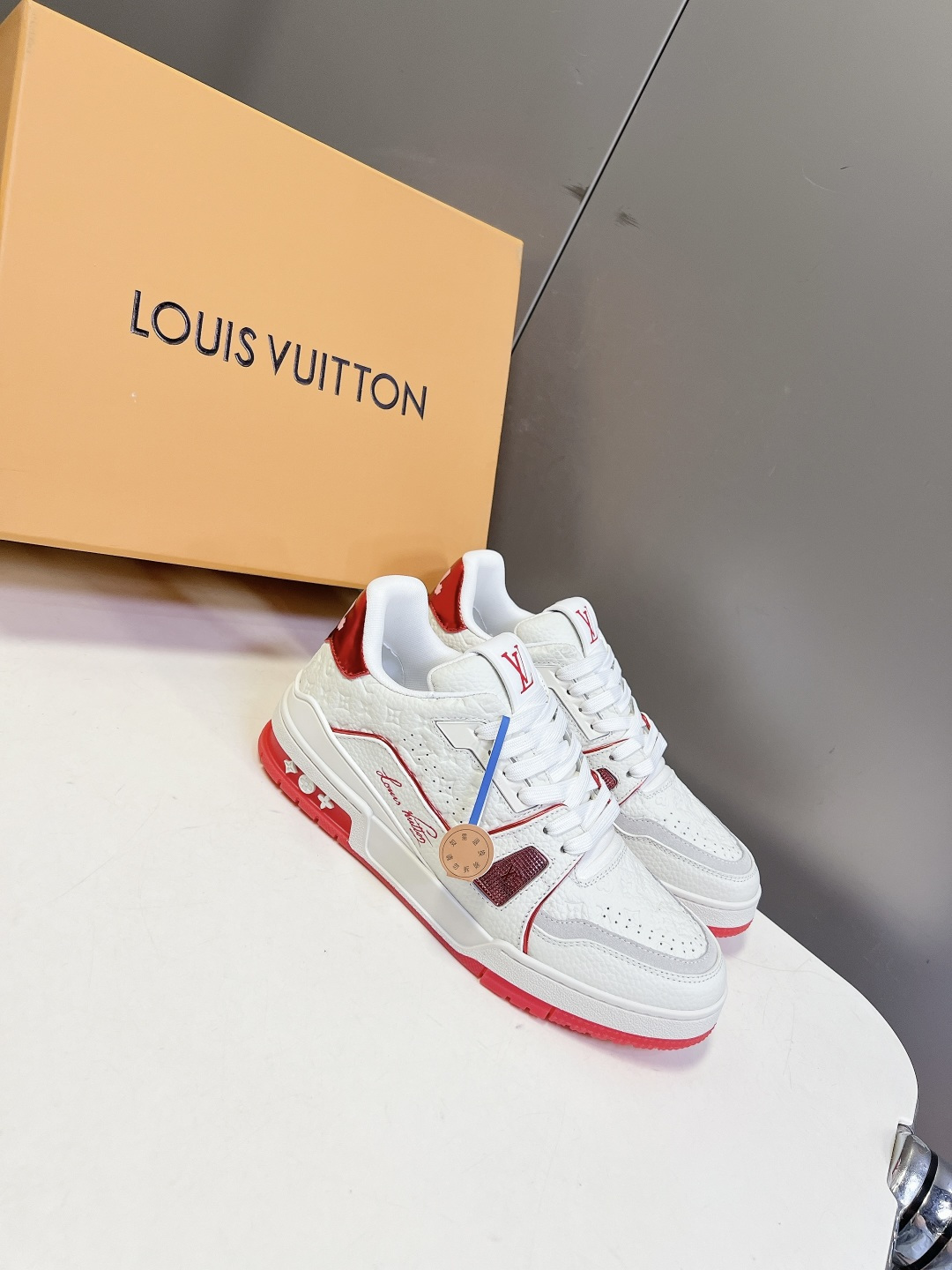 Louis Vuitton路易威登经典Trainer 系列运动鞋超多明星网红种草 鞋身以复古篮球鞋为灵感