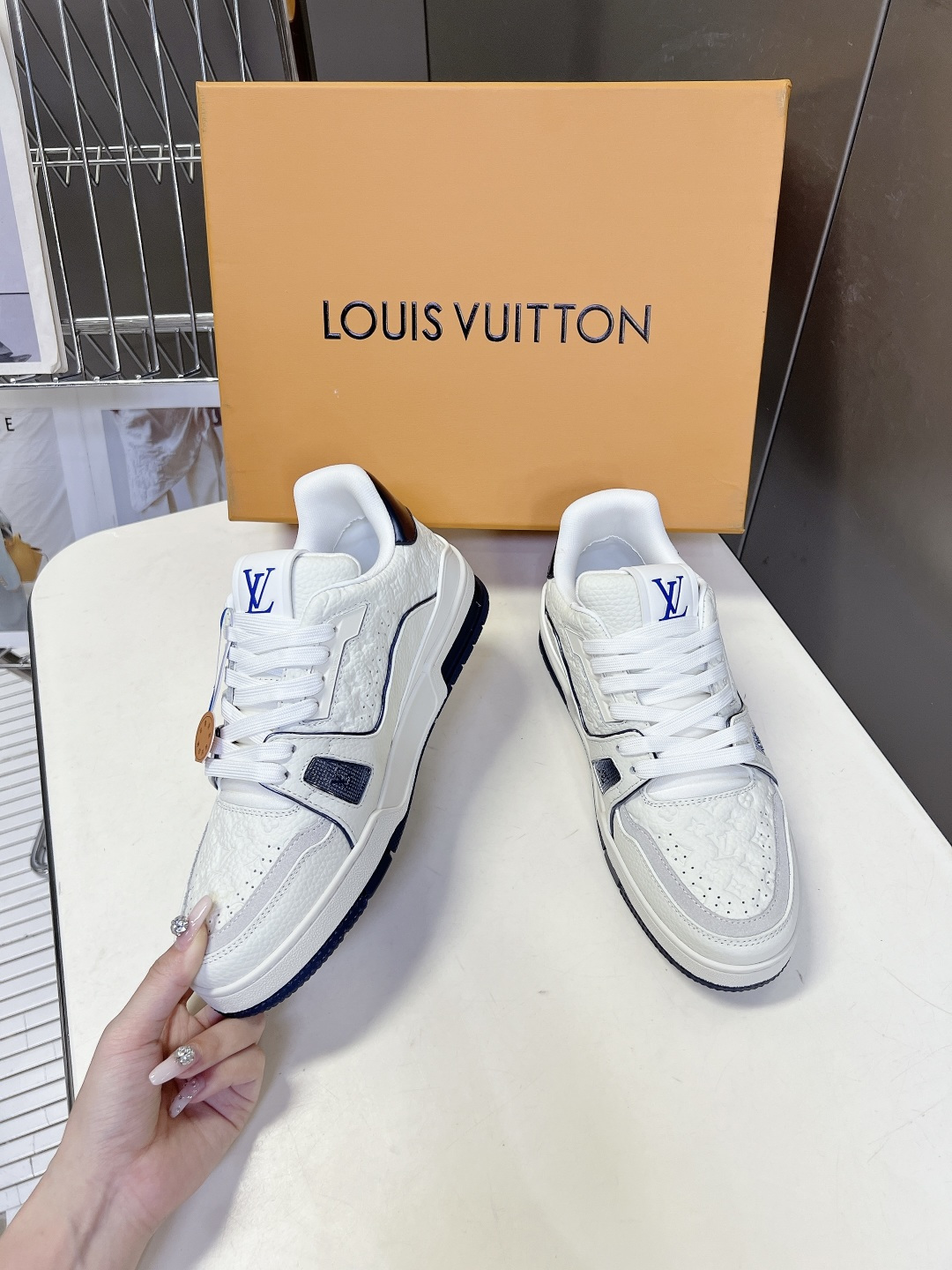 Louis Vuitton路易威登经典Trainer 系列运动鞋超多明星网红种草 鞋身以复古篮球鞋为灵感