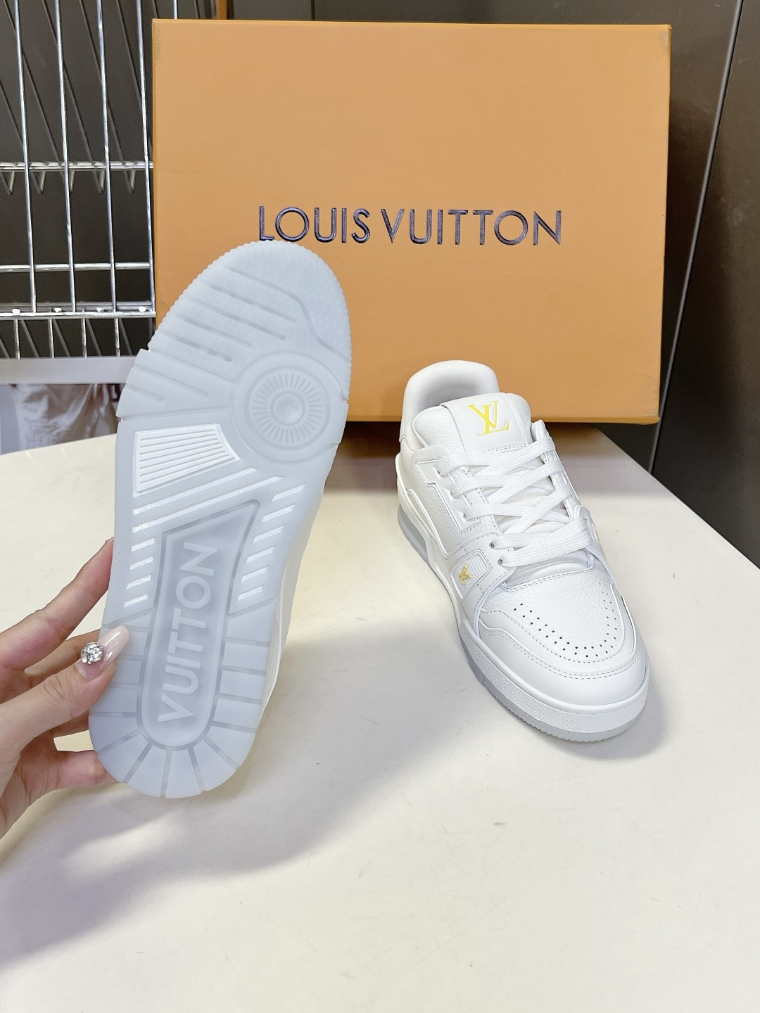 Louis Vuitton路易威登经典Trainer 系列运动鞋超多明星网红种草 鞋身以复古篮球鞋为灵感