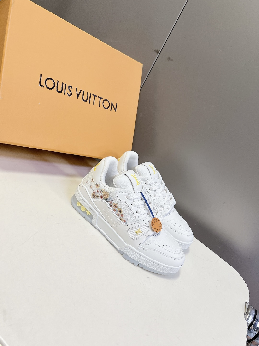 Louis Vuitton路易威登经典Trainer 系列运动鞋超多明星网红种草 鞋身以复古篮球鞋为灵感