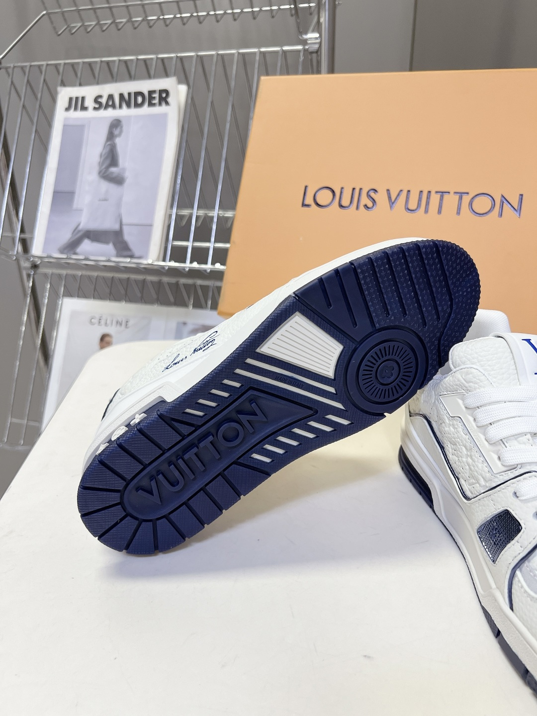 Louis Vuitton路易威登经典Trainer 系列运动鞋超多明星网红种草 鞋身以复古篮球鞋为灵感