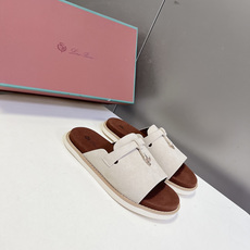 Loro Piana 诺悠翩雅春夏最新款老钱风休闲拖鞋超多明星网红种草 Loro Piana Runw Loro Piana 诺悠翩雅春夏最新款老钱风休闲拖鞋超多明星网红种草 Loro Piana Runw