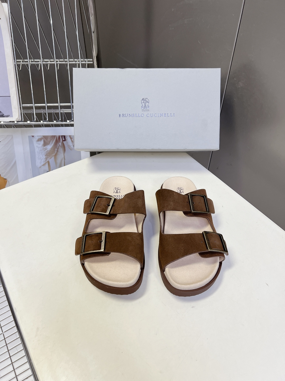 Brunello Cucinelli布鲁奈罗·库奇内利 双扣麂皮老钱风拖鞋超多明星网红种草 简约复古的“