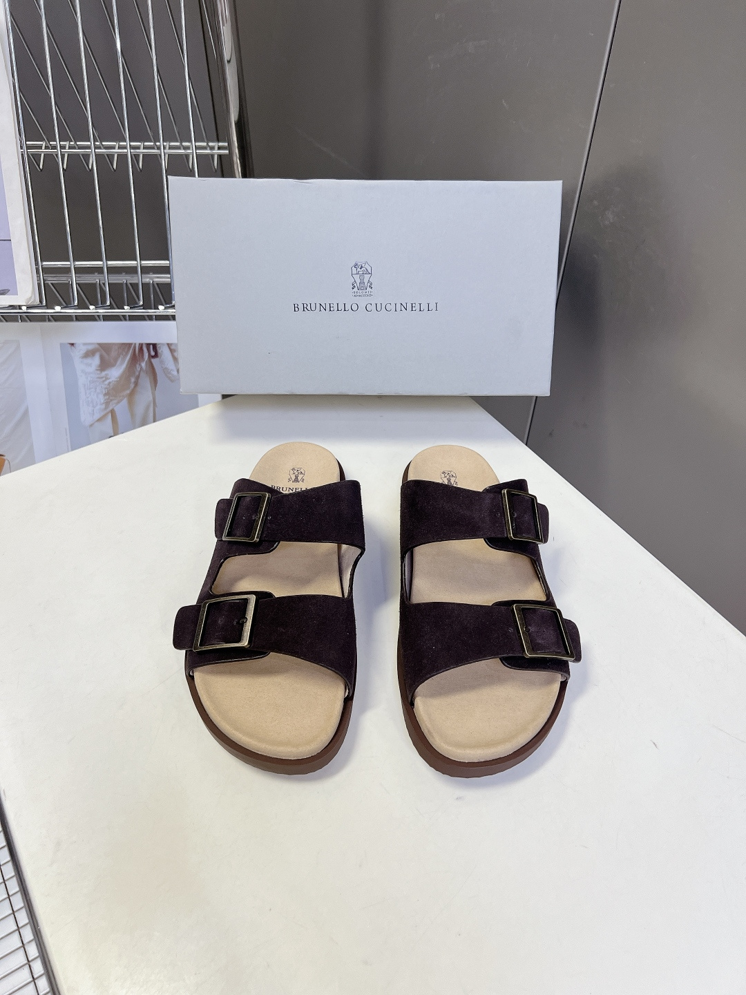 Brunello Cucinelli布鲁奈罗·库奇内利 双扣麂皮老钱风拖鞋超多明星网红种草 简约复古的“