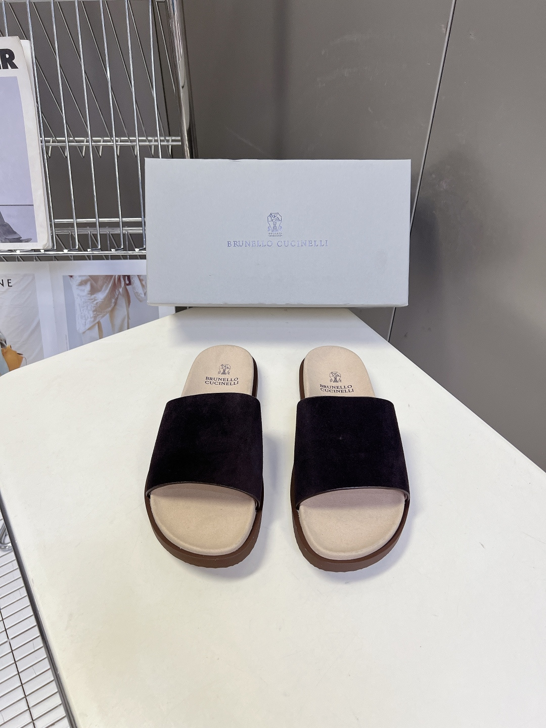 Brunello Cucinelli布鲁奈罗·库奇内利 麂皮老钱风一字拖鞋超多明星网红种草 简约复古的“