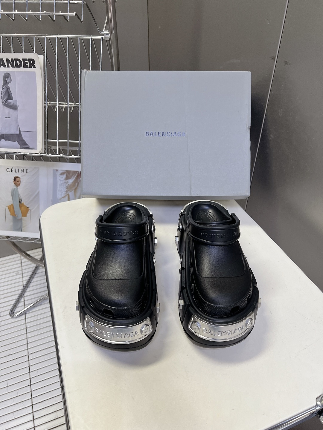 Balenciaga 巴黎世家× Crocs HardCrocs 联名情侣款厚底洞洞鞋超多明星网红种草 