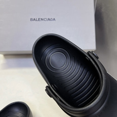 Balenciaga巴黎世家Sunday Molded Mule 情侣款穆勒鞋超多明星网红种草 鞋头采用 Balenciaga巴黎世家Sunday Molded Mule 情侣款穆勒鞋超多明星网红种草 鞋头采用