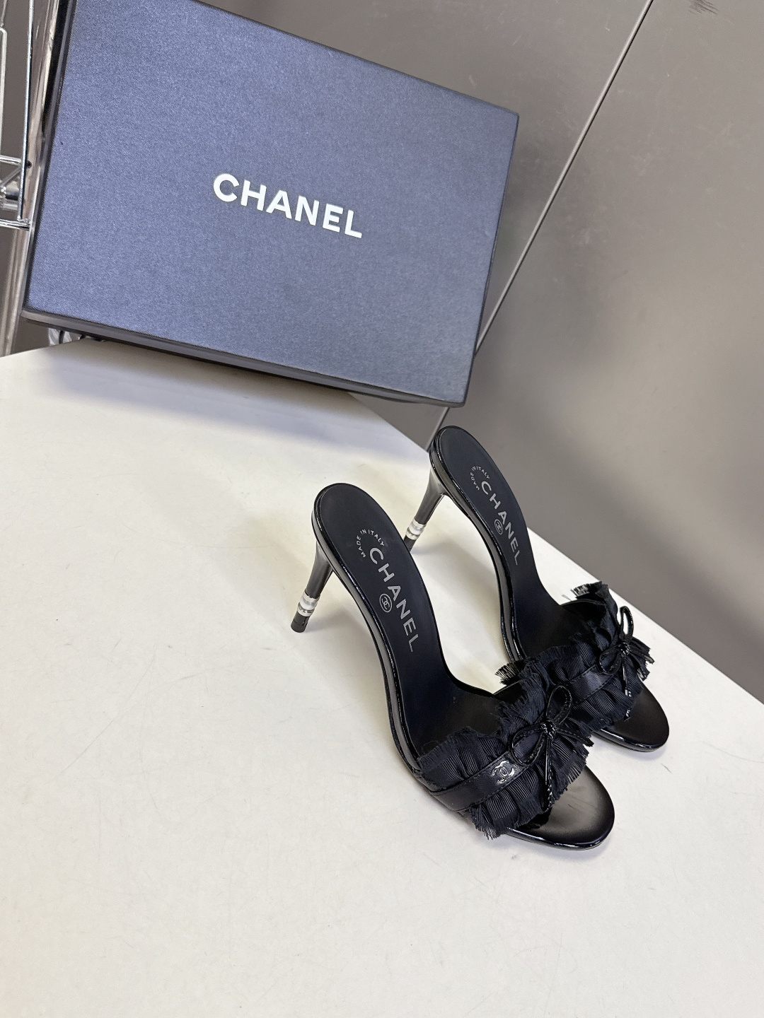 CHANEL香奈儿春夏最新款花边蝴蝶结高跟凉拖超多明星网红种草 褶皱毛边/流苏花边+黑色缎面蝴蝶结 搭配