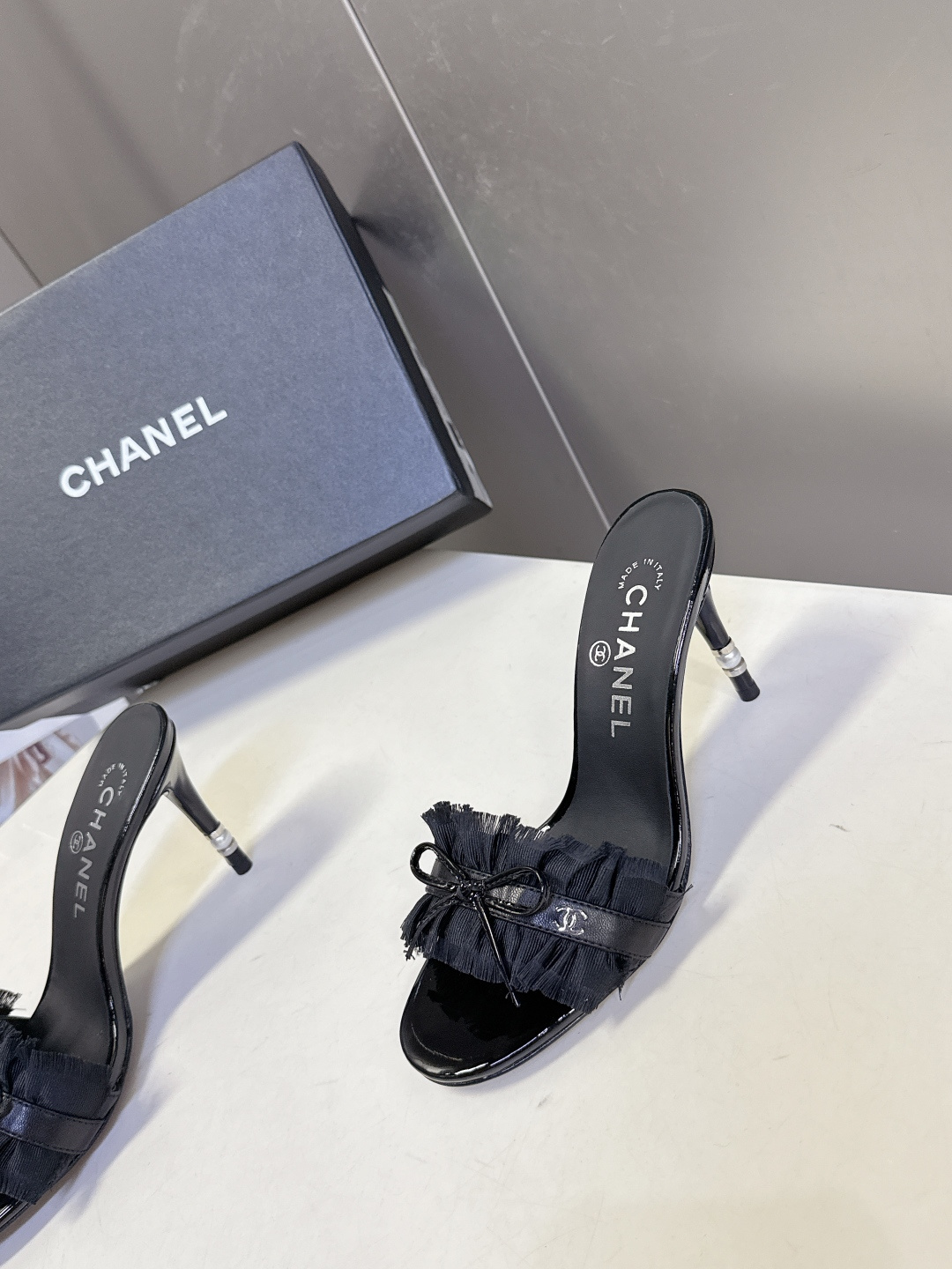 CHANEL香奈儿春夏最新款花边蝴蝶结高跟凉拖超多明星网红种草 褶皱毛边/流苏花边+黑色缎面蝴蝶结 搭配