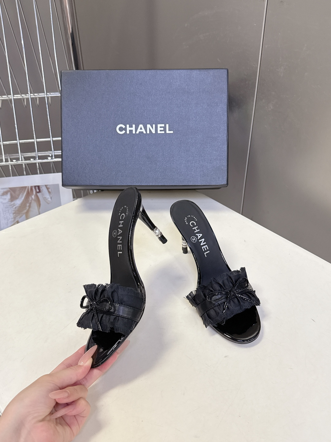 CHANEL香奈儿春夏最新款花边蝴蝶结高跟凉拖超多明星网红种草 褶皱毛边/流苏花边+黑色缎面蝴蝶结 搭配