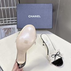 CHANEL香奈儿春夏最新款花边蝴蝶结高跟凉拖超多明星网红种草 褶皱毛边/流苏花边+黑色缎面蝴蝶结 搭配 CHANEL香奈儿春夏最新款花边蝴蝶结高跟凉拖超多明星网红种草 褶皱毛边/流苏花边+黑色缎面蝴蝶结 搭配