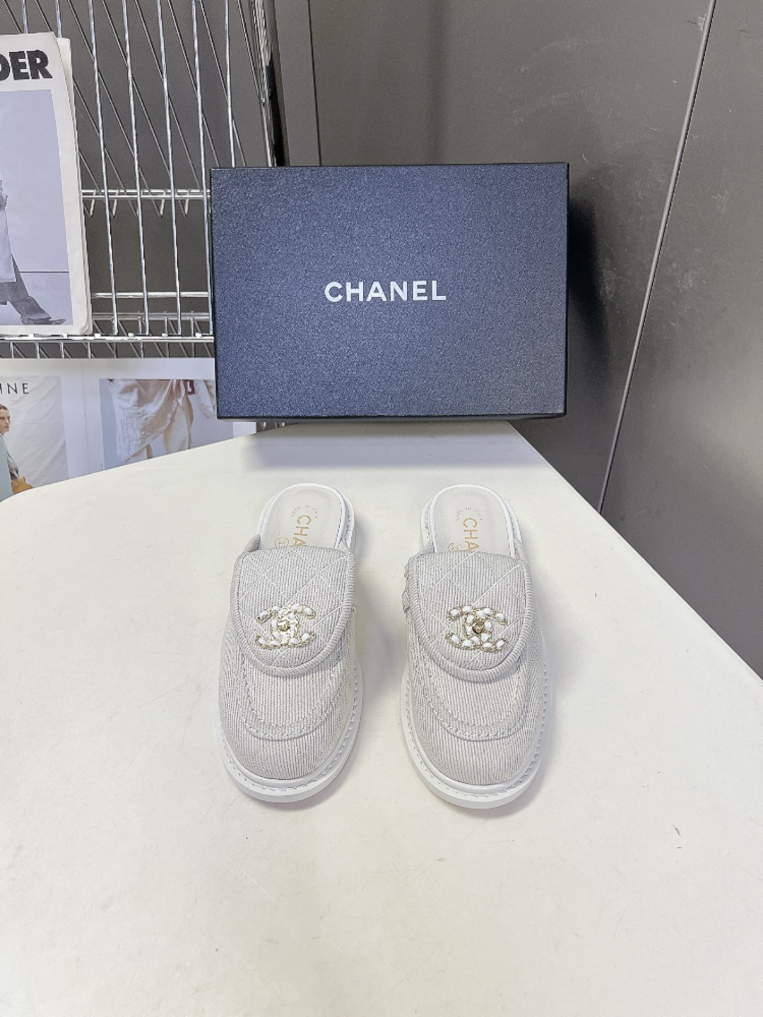 CHANEL香奈儿经典菱格双C穆勒半拖乐福鞋超多明星网红种草 鞋面保留品牌经典菱格绗缝鞋舌 搭配镶钻金属