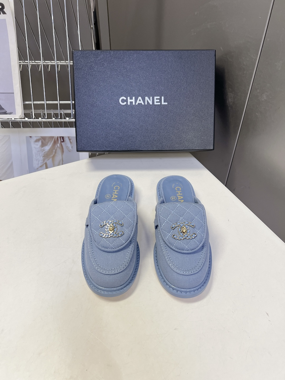 CHANEL香奈儿经典菱格双C穆勒半拖乐福鞋超多明星网红种草 鞋面保留品牌经典菱格绗缝鞋舌 搭配镶钻金属