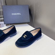CHANEL香奈儿经典菱格双C乐福鞋超多明星网红种草 鞋盖沿用品牌标志性菱格车缝工艺 搭配可旋转开合金属 CHANEL香奈儿经典菱格双C乐福鞋超多明星网红种草 鞋盖沿用品牌标志性菱格车缝工艺 搭配可旋转开合金属