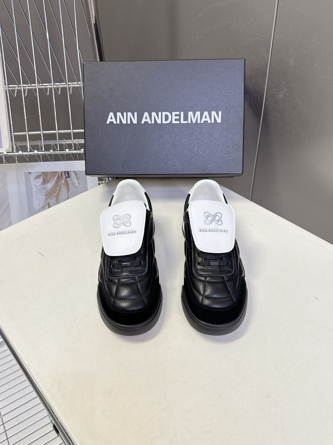 ANN ANDELMAN春夏最新款翻盖菱格德训鞋超多明星网红种草 ANN ANDELMAN是国内设计师轻