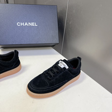 香奈儿CHANEL春夏最新款菱格纹德训鞋超多明星网红种草 鞋面的菱格缝线是香奈儿的经典元素 源自品牌包包 香奈儿CHANEL春夏最新款菱格纹德训鞋超多明星网红种草 鞋面的菱格缝线是香奈儿的经典元素 源自品牌包包
