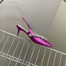 Balenciaga巴黎世家 × Manolo Blahnik 联名后绊带缎面水晶高跟鞋超多明星网红种草 Balenciaga巴黎世家 × Manolo Blahnik 联名后绊带缎面水晶高跟鞋超多明星网红种草