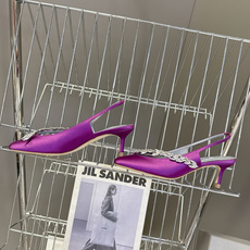 Balenciaga巴黎世家 × Manolo Blahnik 联名后绊带缎面水晶高跟鞋超多明星网红种草 Balenciaga巴黎世家 × Manolo Blahnik 联名后绊带缎面水晶高跟鞋超多明星网红种草