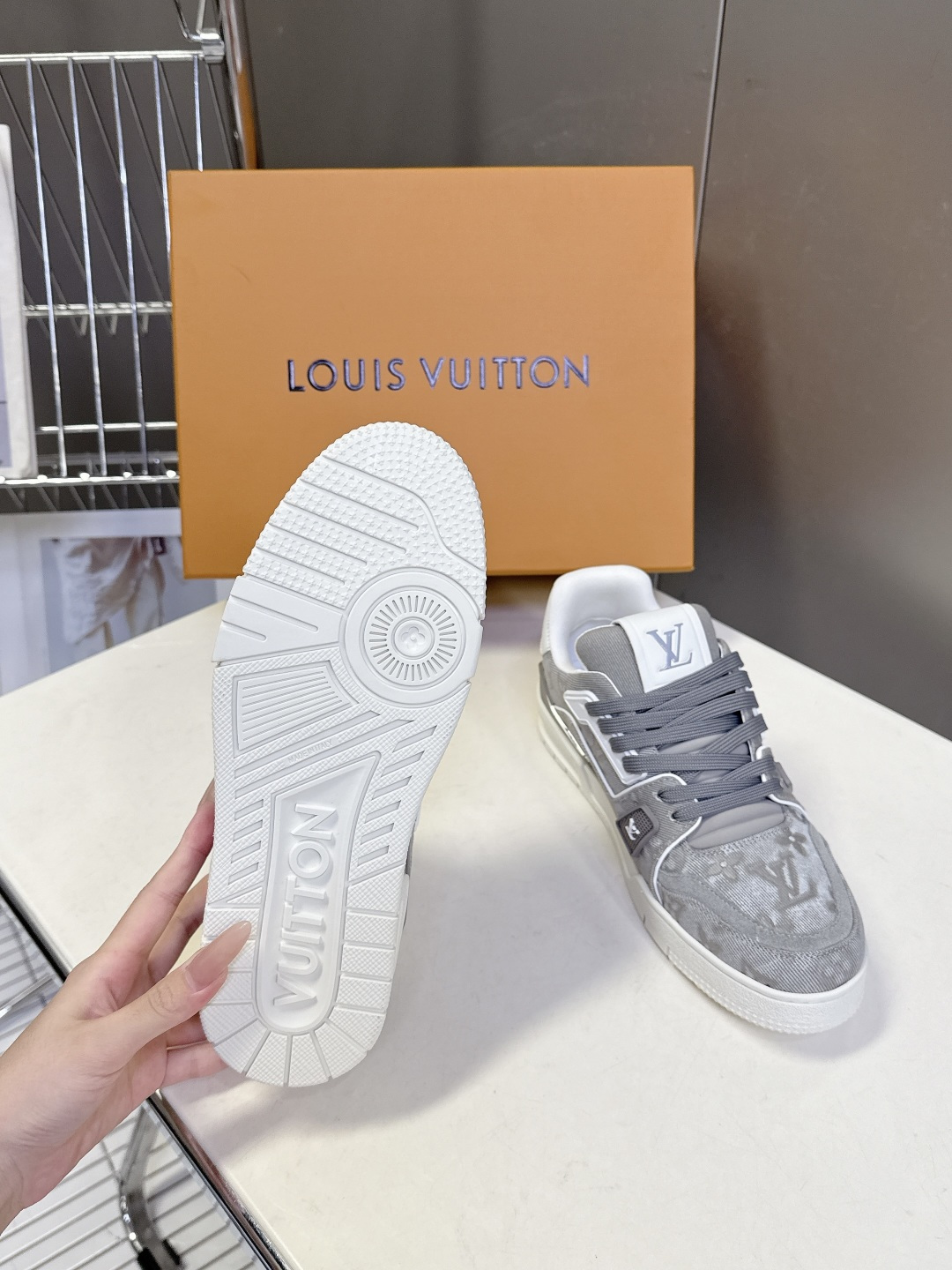 Louis Vuitton路易威登经典Trainer 系列运动鞋超多明星网红种草 鞋身以复古篮球鞋为灵感
