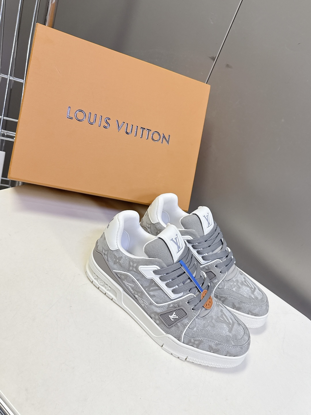 Louis Vuitton路易威登经典Trainer 系列运动鞋超多明星网红种草 鞋身以复古篮球鞋为灵感