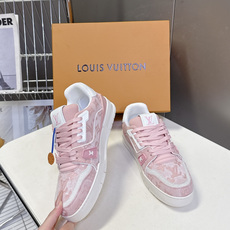Louis Vuitton路易威登经典Trainer 系列运动鞋超多明星网红种草 鞋身以复古篮球鞋为灵感 Louis Vuitton路易威登经典Trainer 系列运动鞋超多明星网红种草 鞋身以复古篮球鞋为灵感