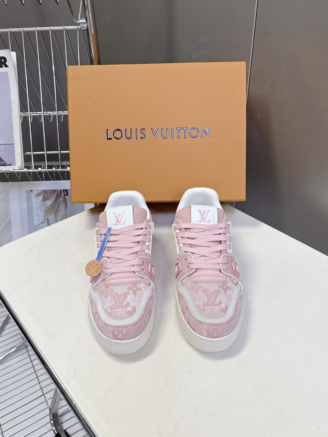Louis Vuitton路易威登经典Trainer 系列运动鞋超多明星网红种草 鞋身以复古篮球鞋为灵感
