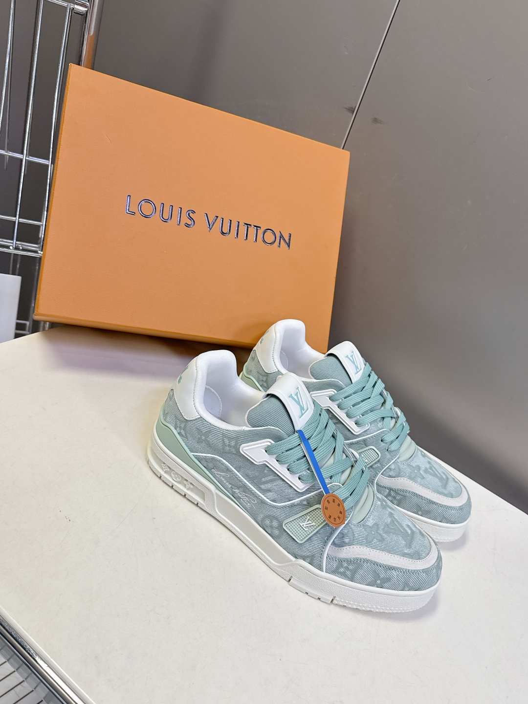 Louis Vuitton路易威登经典Trainer 系列运动鞋超多明星网红种草 鞋身以复古篮球鞋为灵感
