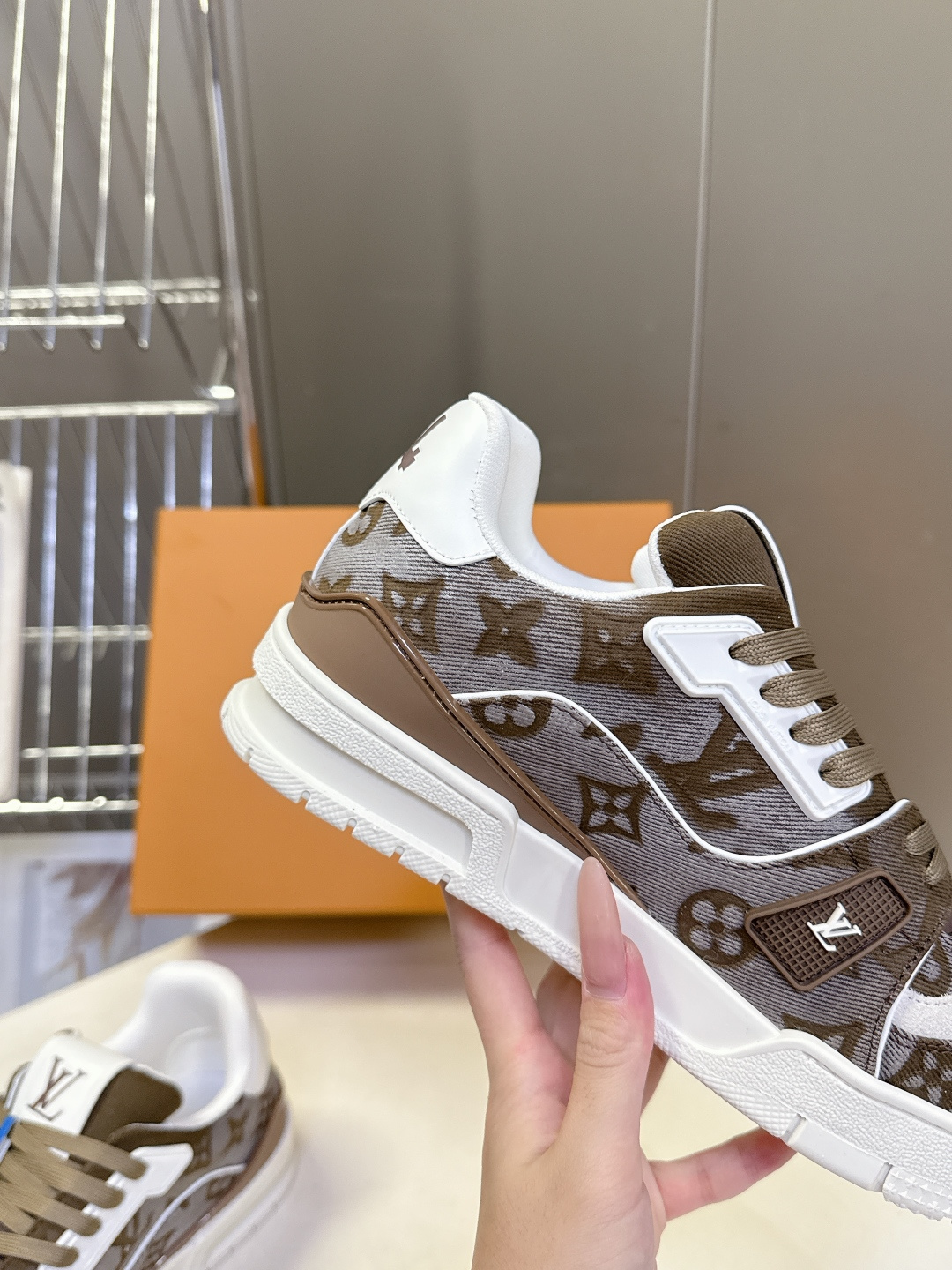 Louis Vuitton路易威登经典Trainer 系列运动鞋超多明星网红种草 鞋身以复古篮球鞋为灵感