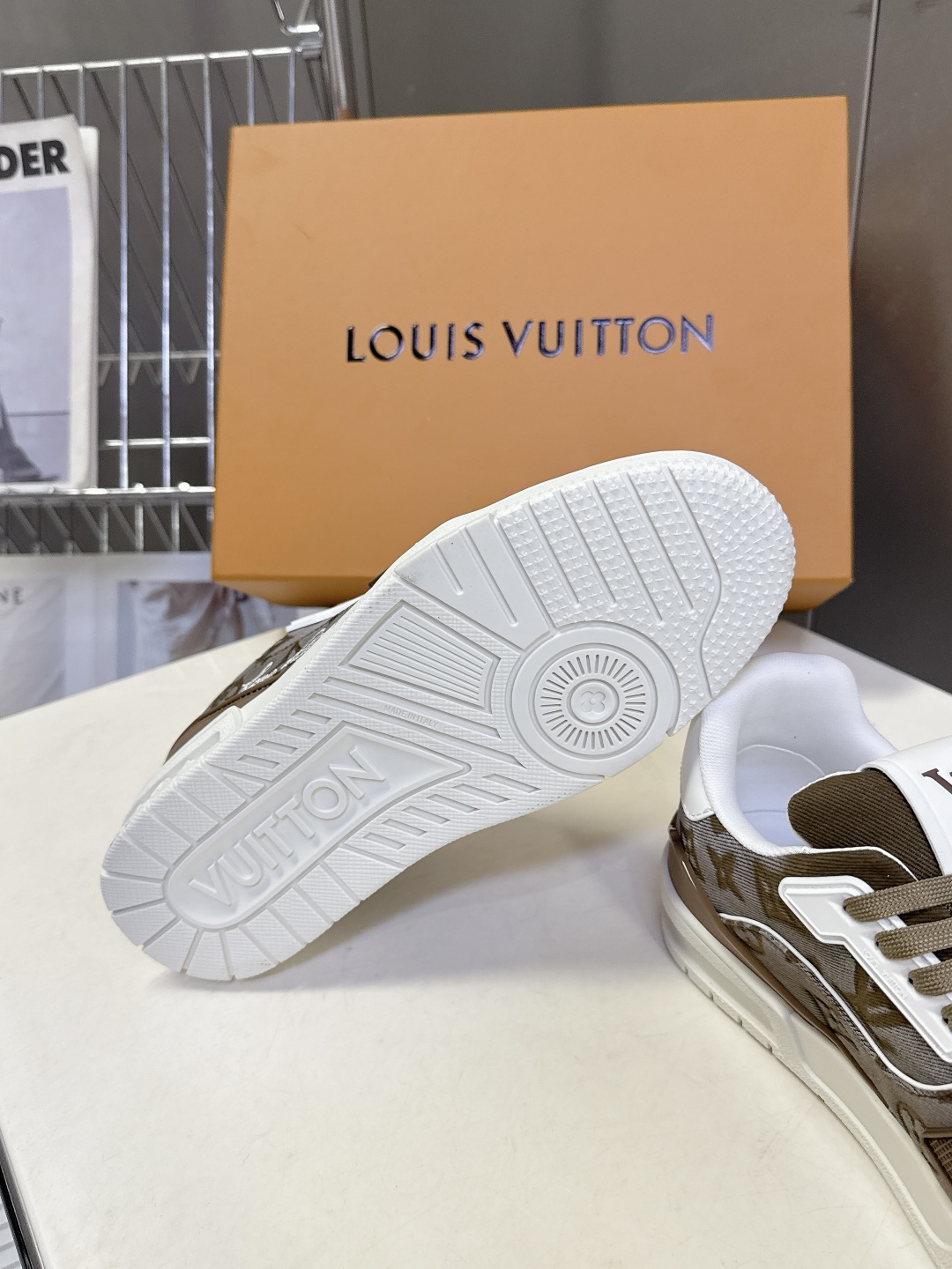 Louis Vuitton路易威登经典Trainer 系列运动鞋超多明星网红种草 鞋身以复古篮球鞋为灵感