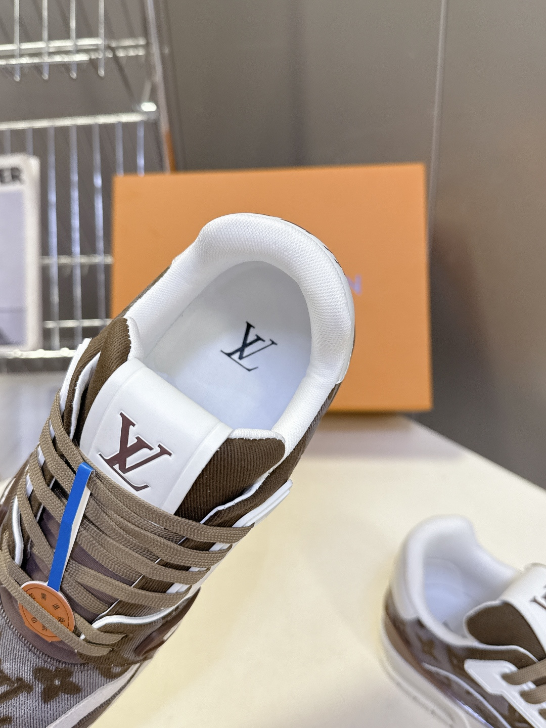 Louis Vuitton路易威登经典Trainer 系列运动鞋超多明星网红种草 鞋身以复古篮球鞋为灵感