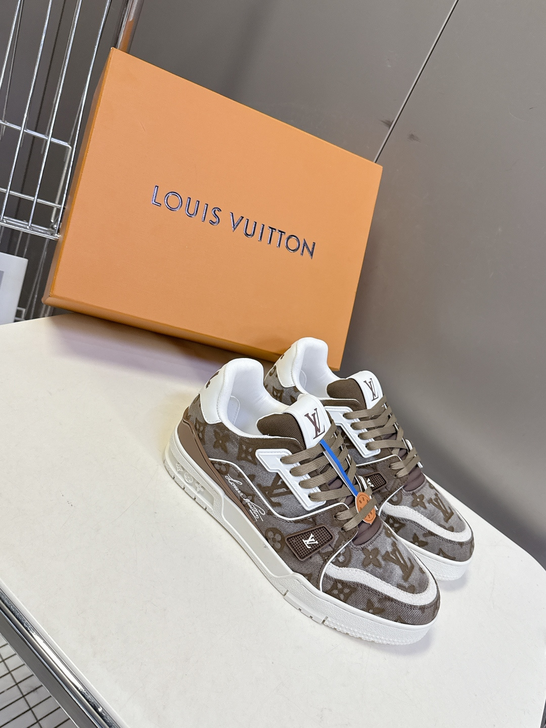 Louis Vuitton路易威登经典Trainer 系列运动鞋超多明星网红种草 鞋身以复古篮球鞋为灵感