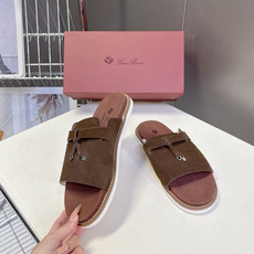 Loro Piana 诺悠翩雅春夏最新款老钱风休闲拖鞋超多明星网红种草 Loro Piana Runw Loro Piana 诺悠翩雅春夏最新款老钱风休闲拖鞋超多明星网红种草 Loro Piana Runw