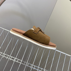 Loro Piana 诺悠翩雅春夏最新款老钱风休闲拖鞋超多明星网红种草 Loro Piana Runw Loro Piana 诺悠翩雅春夏最新款老钱风休闲拖鞋超多明星网红种草 Loro Piana Runw