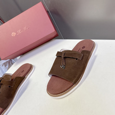 Loro Piana 诺悠翩雅春夏最新款老钱风休闲拖鞋超多明星网红种草 Loro Piana Runw Loro Piana 诺悠翩雅春夏最新款老钱风休闲拖鞋超多明星网红种草 Loro Piana Runw