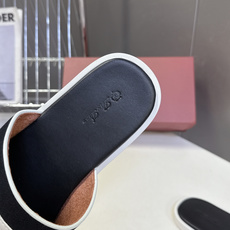 Loro Piana 诺悠翩雅春夏最新款老钱风一字拖这是LP经典的伊奥利亚度假一字拖 也是轻奢圈公认的「 Loro Piana 诺悠翩雅春夏最新款老钱风一字拖这是LP经典的伊奥利亚度假一字拖 也是轻奢圈公认的「