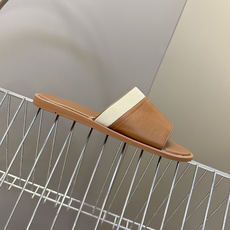 Loro Piana 诺悠翩雅春夏最新款老钱风一字拖这是LP经典的伊奥利亚度假一字拖 也是轻奢圈公认的「 Loro Piana 诺悠翩雅春夏最新款老钱风一字拖这是LP经典的伊奥利亚度假一字拖 也是轻奢圈公认的「