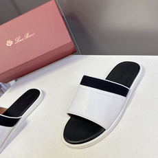 Loro Piana 诺悠翩雅春夏最新款老钱风一字拖这是LP经典的伊奥利亚度假一字拖 也是轻奢圈公认的「 Loro Piana 诺悠翩雅春夏最新款老钱风一字拖这是LP经典的伊奥利亚度假一字拖 也是轻奢圈公认的「