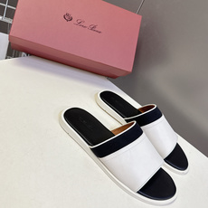 Loro Piana 诺悠翩雅春夏最新款老钱风一字拖这是LP经典的伊奥利亚度假一字拖 也是轻奢圈公认的「 Loro Piana 诺悠翩雅春夏最新款老钱风一字拖这是LP经典的伊奥利亚度假一字拖 也是轻奢圈公认的「