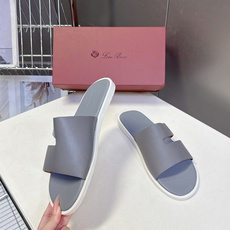 Loro Piana诺悠翩雅春夏最新款H型镂空一字凉拖 这是Loro Piana经典H-cut镂空植鞣牛 Loro Piana诺悠翩雅春夏最新款H型镂空一字凉拖 这是Loro Piana经典H-cut镂空植鞣牛