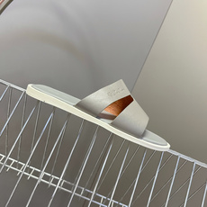 Loro Piana诺悠翩雅春夏最新款H型镂空一字凉拖 这是Loro Piana经典H-cut镂空植鞣牛 Loro Piana诺悠翩雅春夏最新款H型镂空一字凉拖 这是Loro Piana经典H-cut镂空植鞣牛