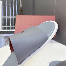 Loro Piana诺悠翩雅春夏最新款H型镂空一字凉拖 这是Loro Piana经典H-cut镂空植鞣牛 Loro Piana诺悠翩雅春夏最新款H型镂空一字凉拖 这是Loro Piana经典H-cut镂空植鞣牛