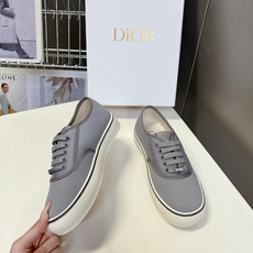 Dior迪奥2026春夏最新款Saltwind 系列复古老花蕾丝帆布鞋 超多明星网红种草 这款乔纳森·安 Dior迪奥2026春夏最新款Saltwind 系列复古老花蕾丝帆布鞋 超多明星网红种草 这款乔纳森·安