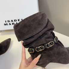Isabel Marant伊莎贝尔复古绒面链条褶皱堆堆短靴超多明星网红种草 这款是法式复古西部风细跟堆堆 Isabel Marant伊莎贝尔复古绒面链条褶皱堆堆短靴超多明星网红种草 这款是法式复古西部风细跟堆堆