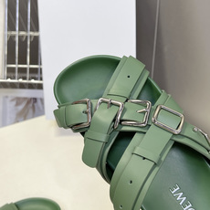 LOEWE罗意威春夏最新款多扣带平底凉拖超多明星网红种草 是品牌主打极简工装风夏日凉拖 多层交叉皮质绑带 LOEWE罗意威春夏最新款多扣带平底凉拖超多明星网红种草 是品牌主打极简工装风夏日凉拖 多层交叉皮质绑带
