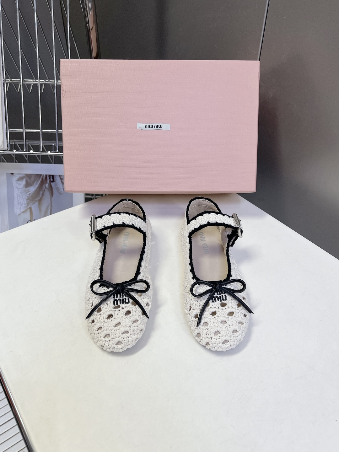 Miu Miu缪缪最新款镂空编织玛丽珍平底鞋超多明星网红种草 这款是Miu Miu复古少女风钩针编织玛丽