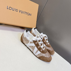 Louis Vuitton路易威登最新款亮片芭蕾德训平底鞋超多明星网红种草 春夏女士芭蕾风德训休闲鞋 融 Louis Vuitton路易威登最新款亮片芭蕾德训平底鞋超多明星网红种草 春夏女士芭蕾风德训休闲鞋 融