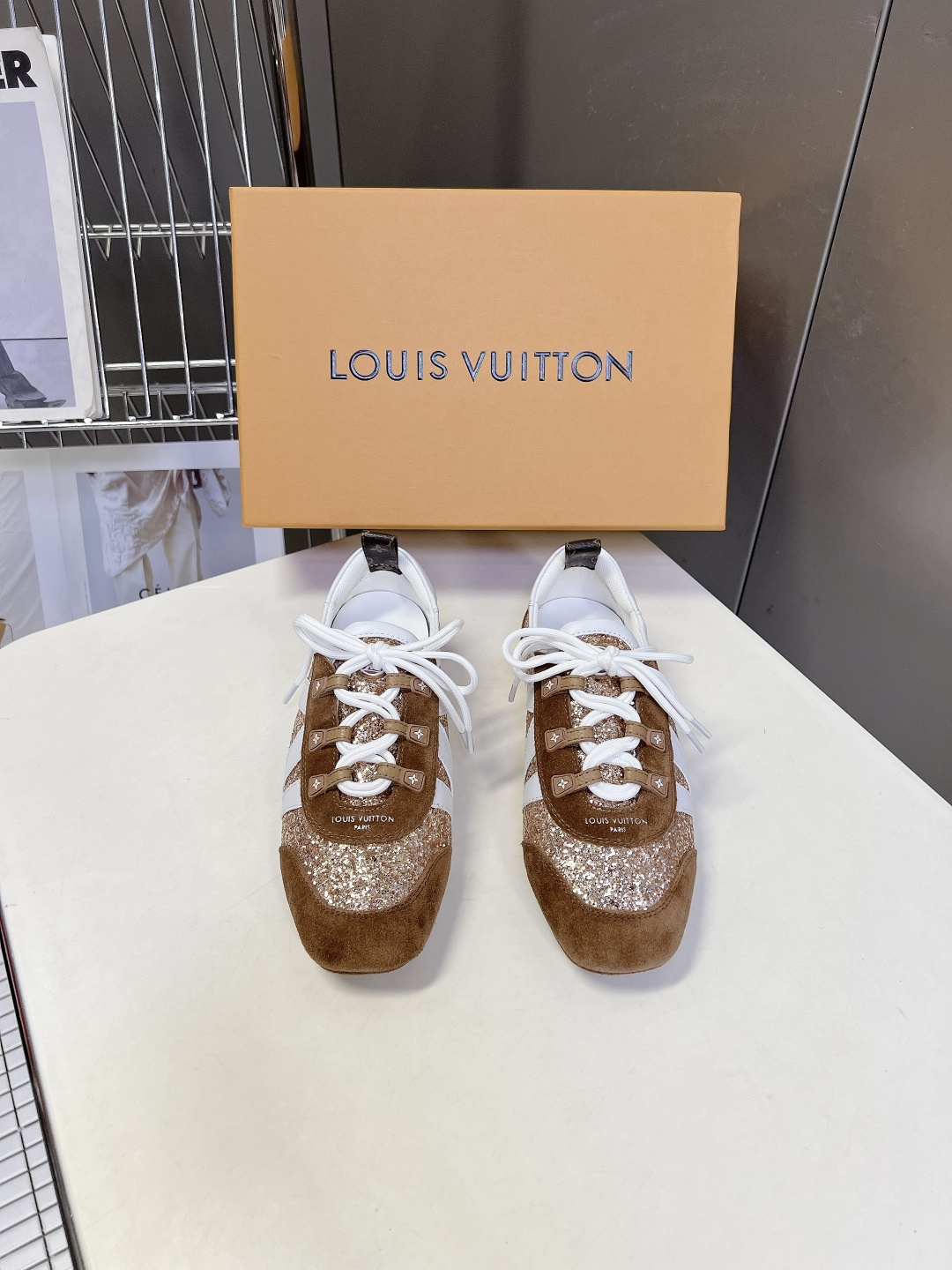 Louis Vuitton路易威登最新款亮片芭蕾德训平底鞋超多明星网红种草 春夏女士芭蕾风德训休闲鞋 融