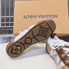 Louis Vuitton路易威登最新款亮片芭蕾德训平底鞋超多明星网红种草 春夏女士芭蕾风德训休闲鞋 融 Louis Vuitton路易威登最新款亮片芭蕾德训平底鞋超多明星网红种草 春夏女士芭蕾风德训休闲鞋 融